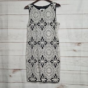 Badgley Mischka Black and White Floral Lace Sheath Dress - Size 10